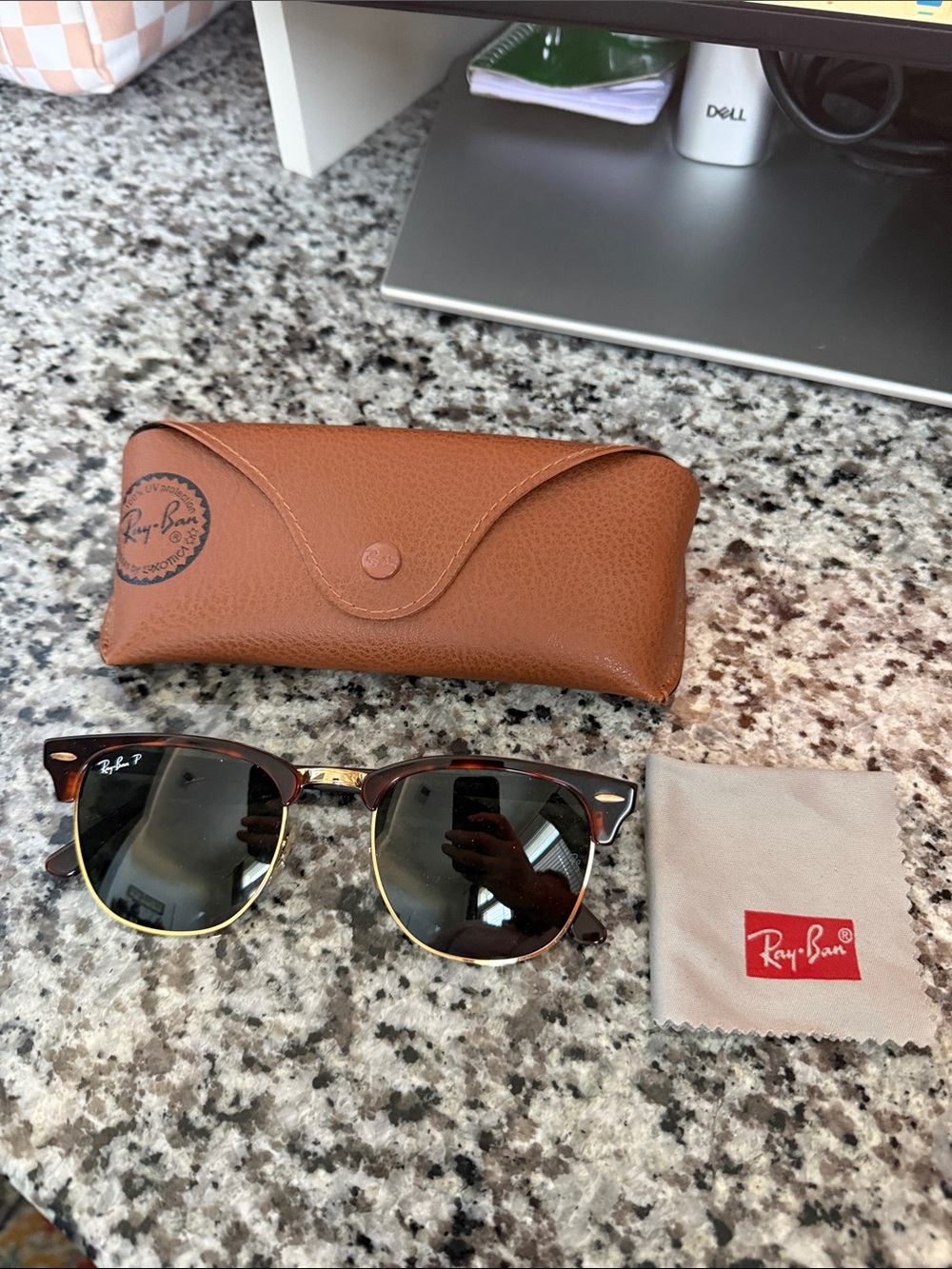 Ray-Ban Men’s Tortoiseshell & Gold Clubmaster Sunglasses with Brown Leather Case